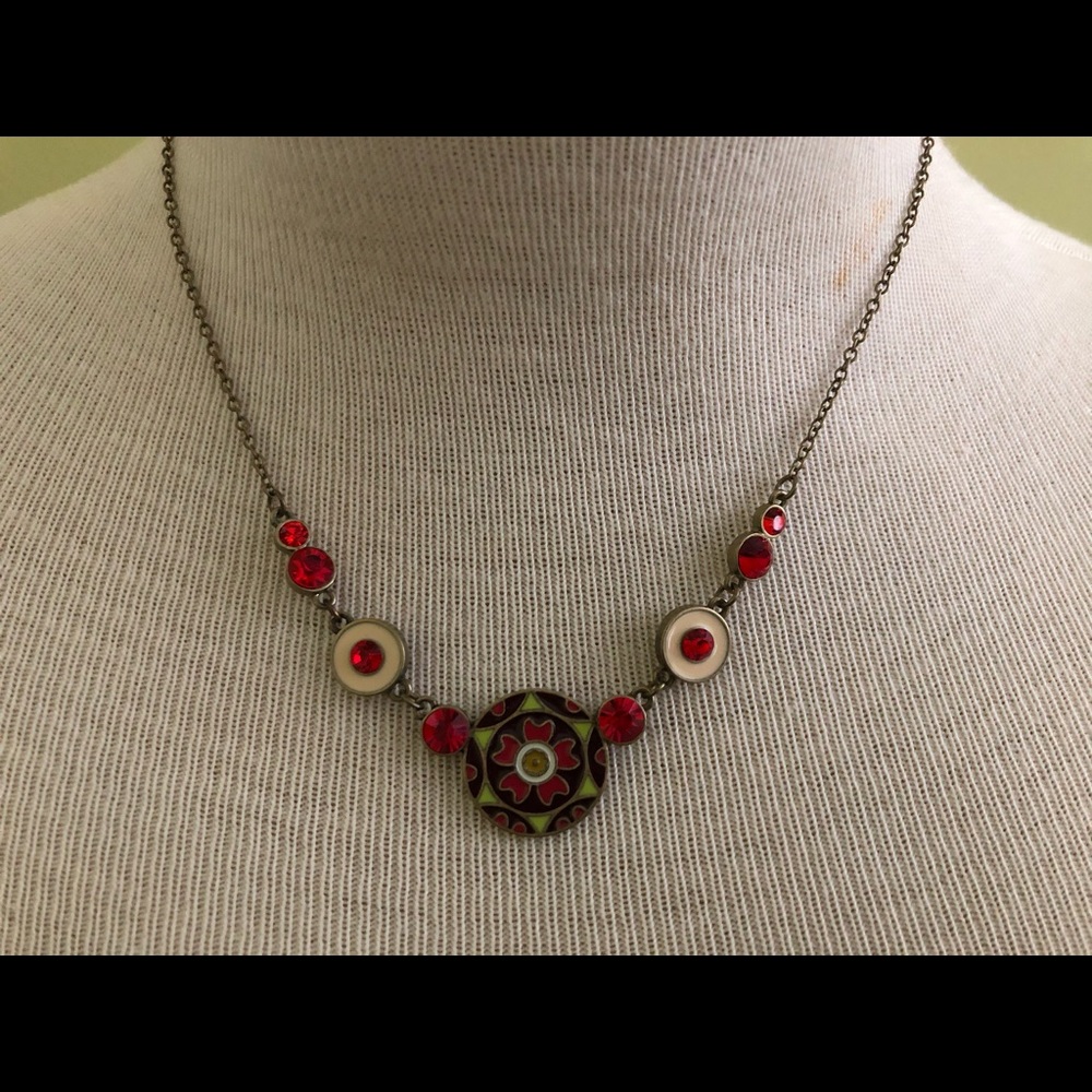 Stunning. Red Stone 18” Necklace
